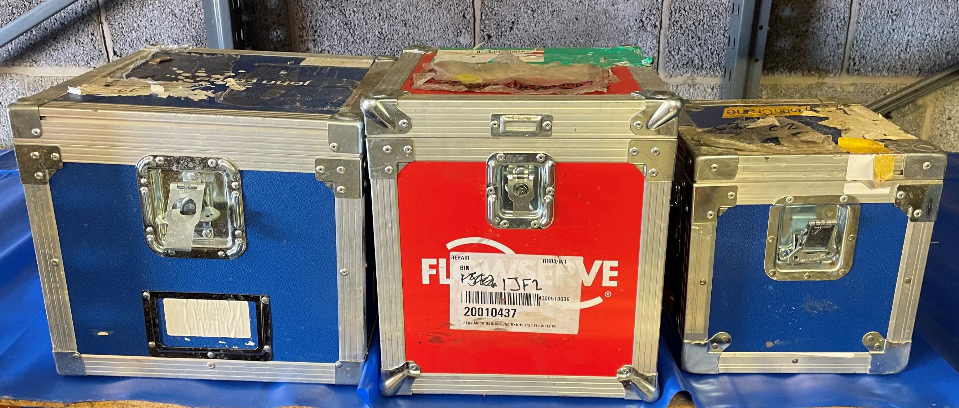 3 flight boxes