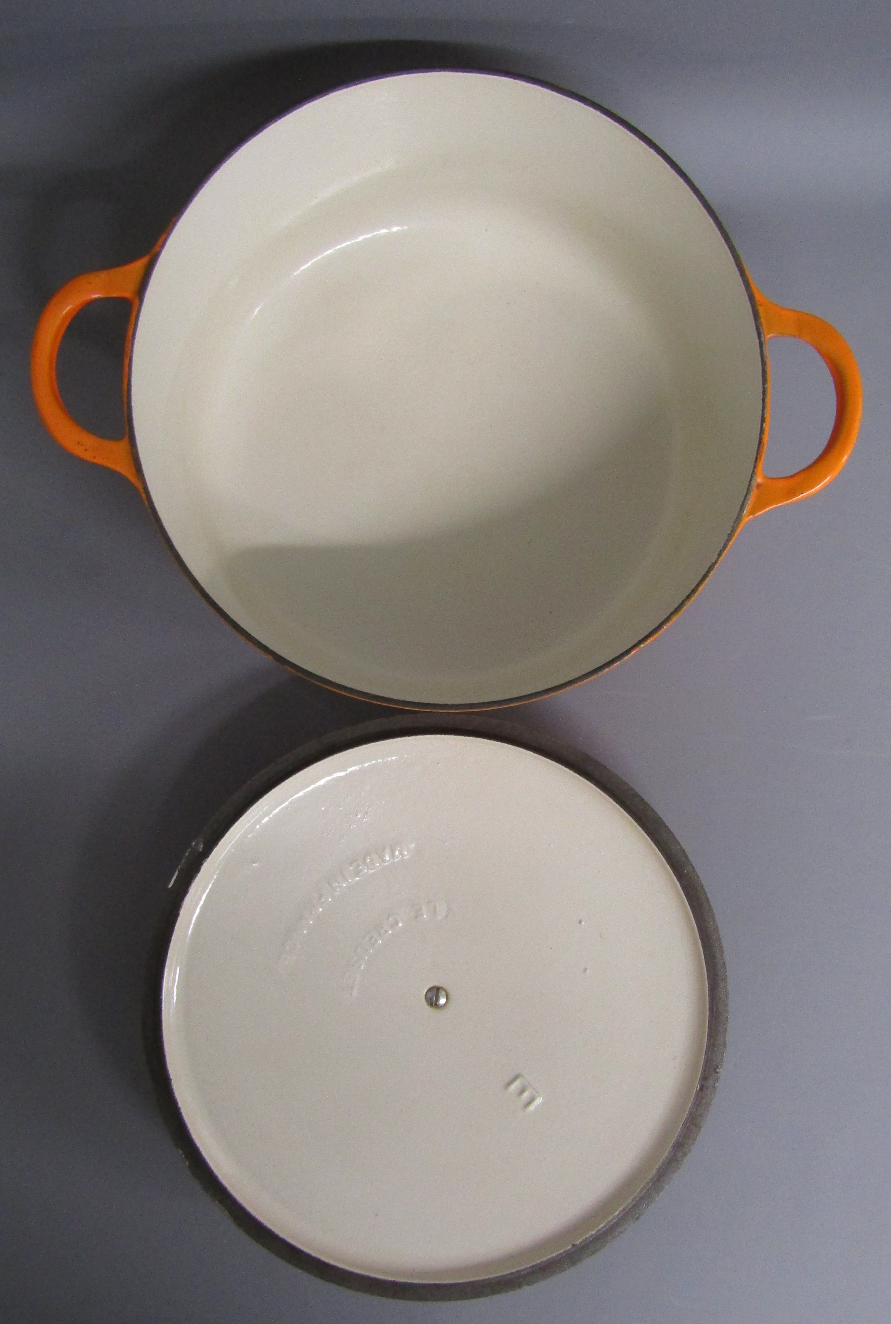 Le Creuset Volcanic orange casserole dish 'E' - approx. 24.5cm dia - Image 2 of 2