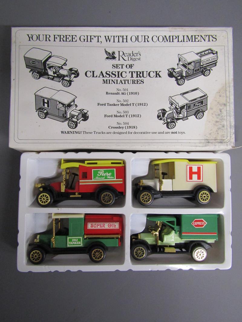 Die cast cars, some boxed, includes Matchbox, Days gone by etc - Image 9 of 9