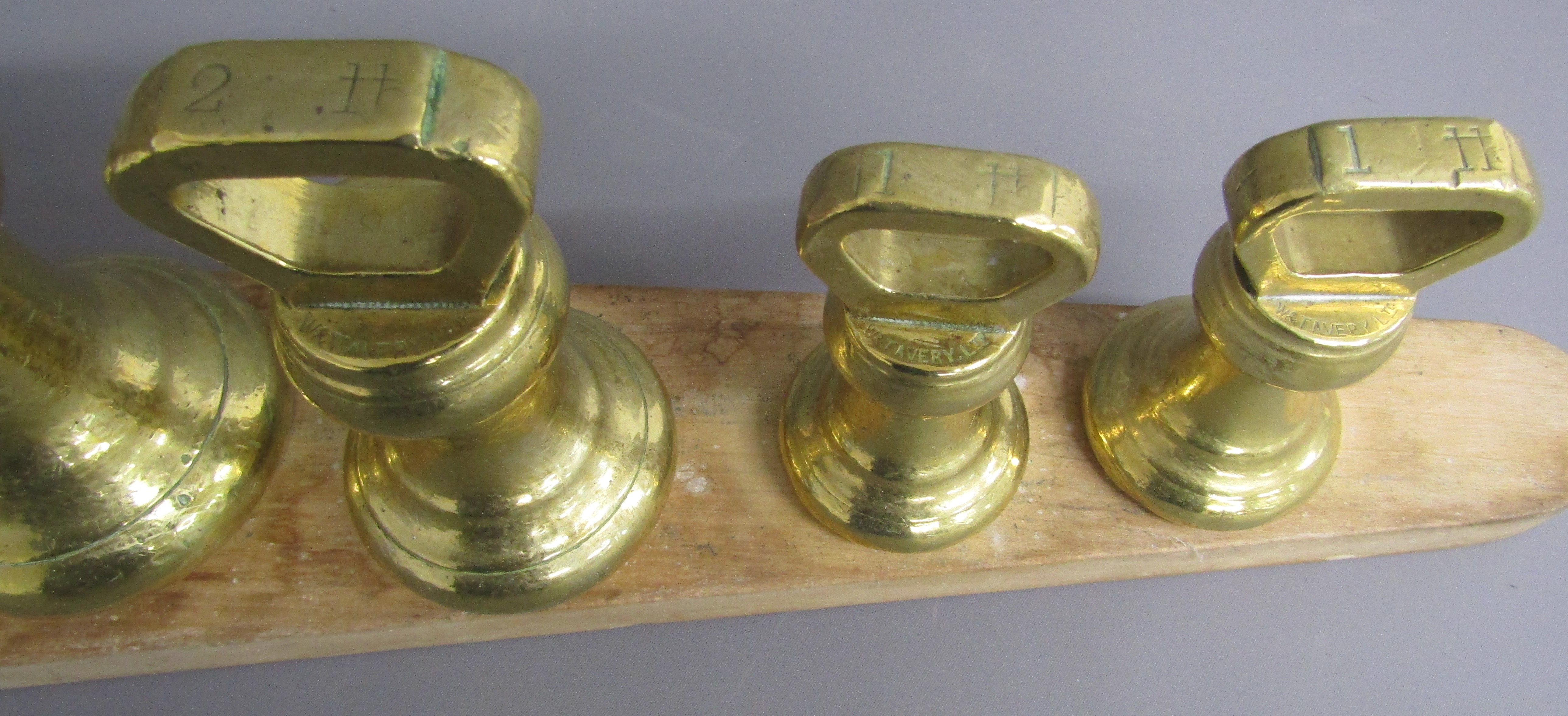 W & T Avery bell weights 7lb, 4lb, 2lb and 2 1lb and 2 x Avery Capstan weights 7lb & 4lb - Bild 4 aus 7