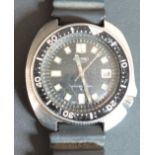 Seiko stainless steel automatic calendar centre seconds diver's wristwatch, signed Seiko, 150m