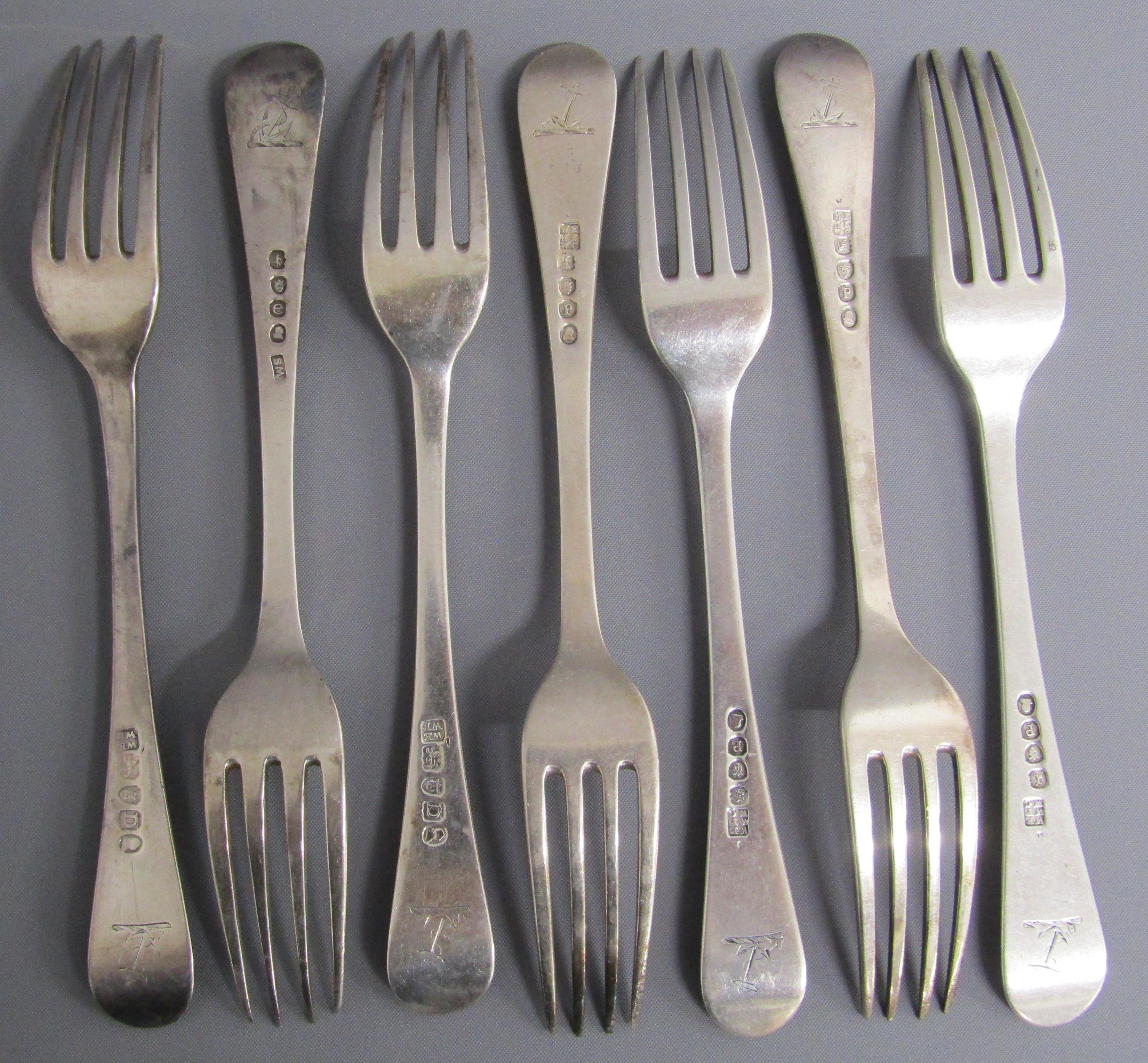 7 silver desert forks - William Eley 1, William Fearn & William Chawner London 1810,  William Stroud - Image 2 of 5