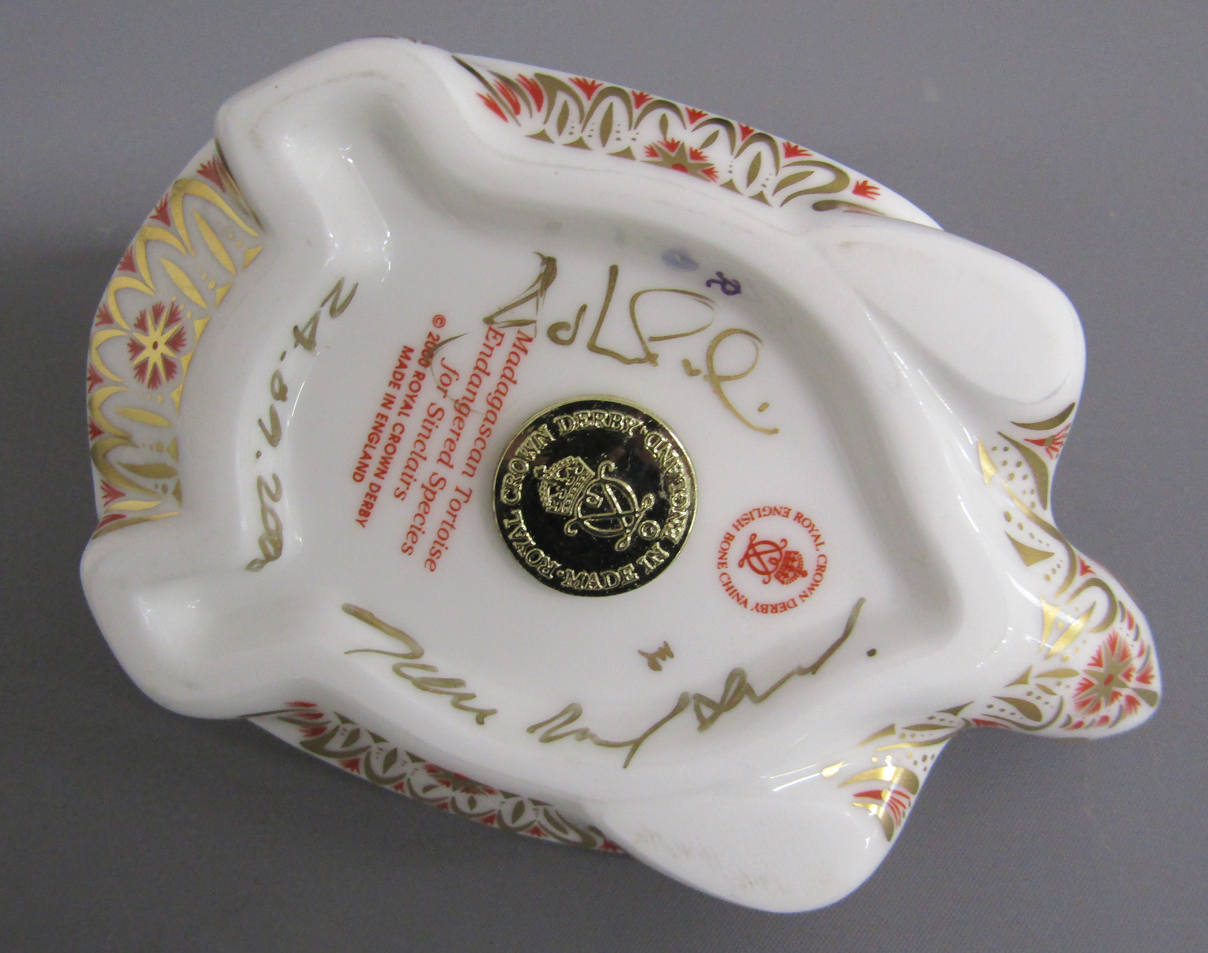 2 Royal Crown Derby paperweights - Leicestershire Fox limited edition 1326/1500 & Endangered Species - Image 6 of 11