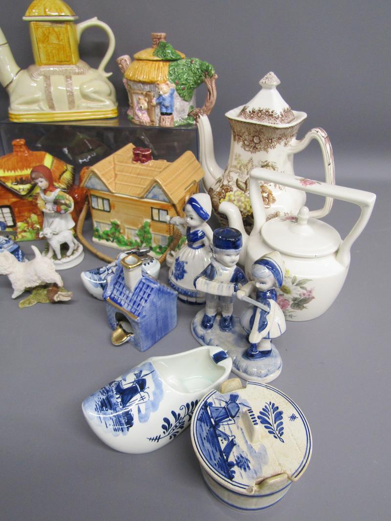 Collection of ceramics includes teapots, Dutch ceramics and figurines - Image 5 of 5