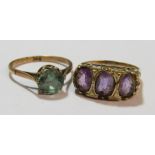 2 9ct gold rings - 3 oval amethyst with heart design gallery, ring size O, 3.2g & single stone