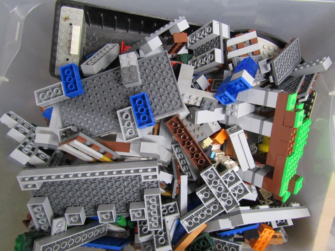 Large collection of Lego and other building bricks along with Lego storage tubs - includes - Image 6 of 10