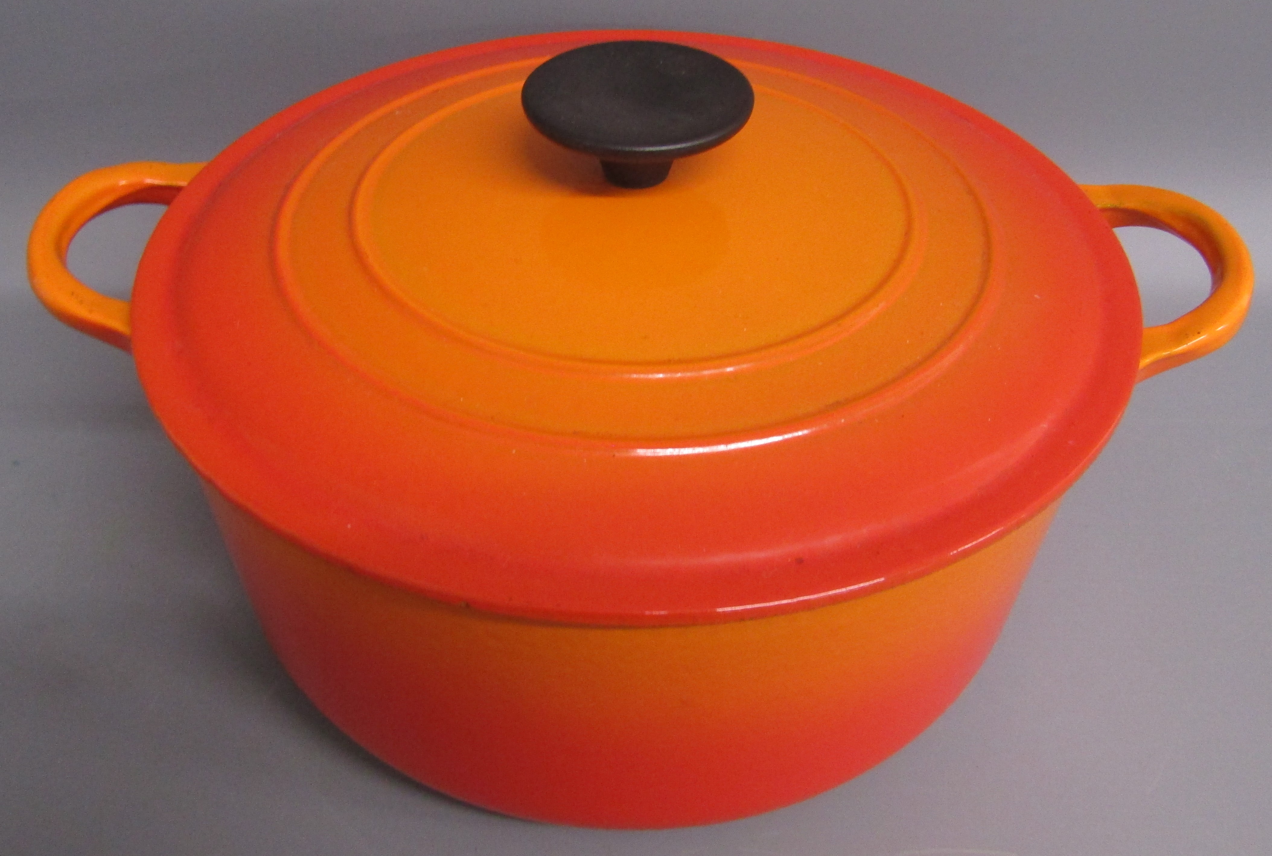 Le Creuset Volcanic orange casserole dish 'E' - approx. 24.5cm dia