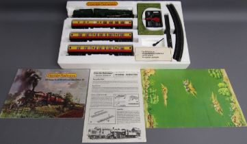 Hornby 'Iron Duke' 70047 train set includes carriages 34100 & 15210