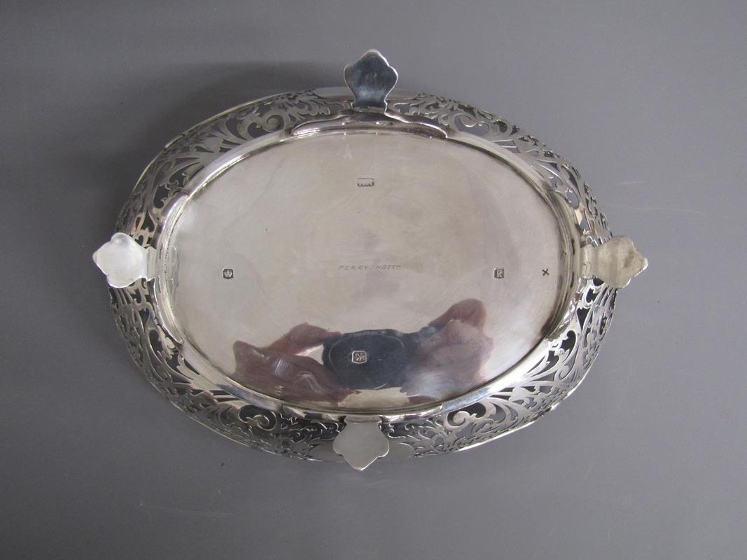 Atkin Brothers Sheffield 1927 silver footed bowl with pierced decoration - approx. 27.5cm x 19cm x - Bild 6 aus 11