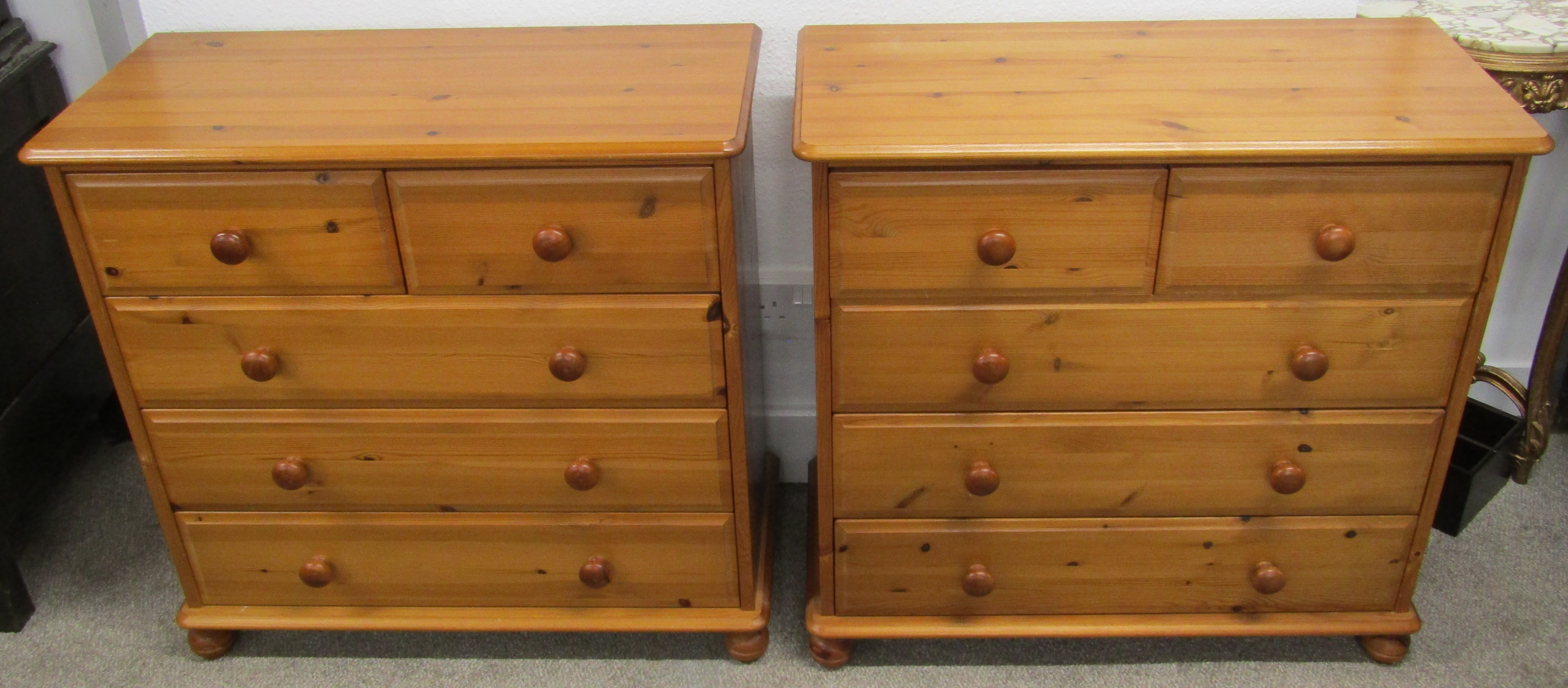 Pair of pine chests of drawers - approx. 85cm x 39.5cm x 80cm - Image 2 of 4