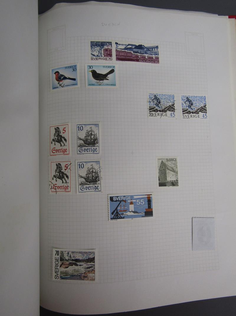 2 stamp albums containing the full Queen Elizabeth Commonwealth collection (unfranked), mixed of - Image 25 of 31