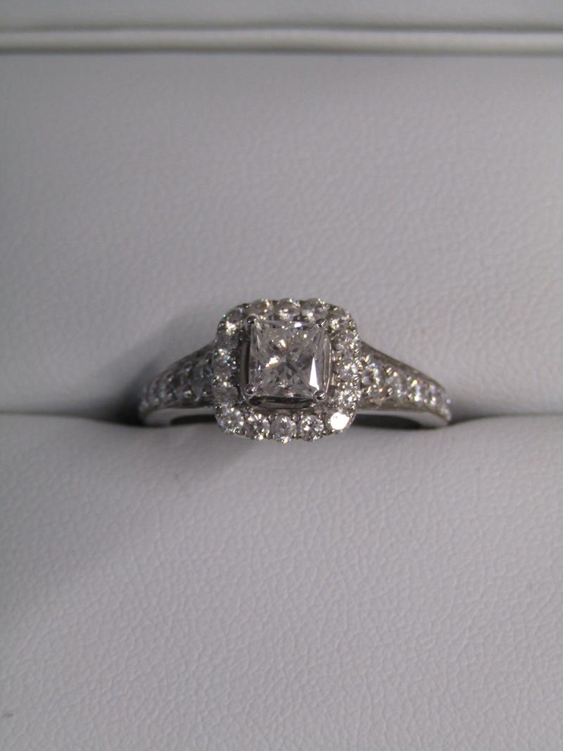18ct white gold diamond ring with central princess cut 0.60ct diamond measuring 4.73 x 4.51 x 3. - Image 3 of 15