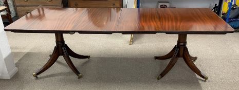 Superior quality solid mahogany reproduction Georgian dining table on twin pedestals with 2 leaves
