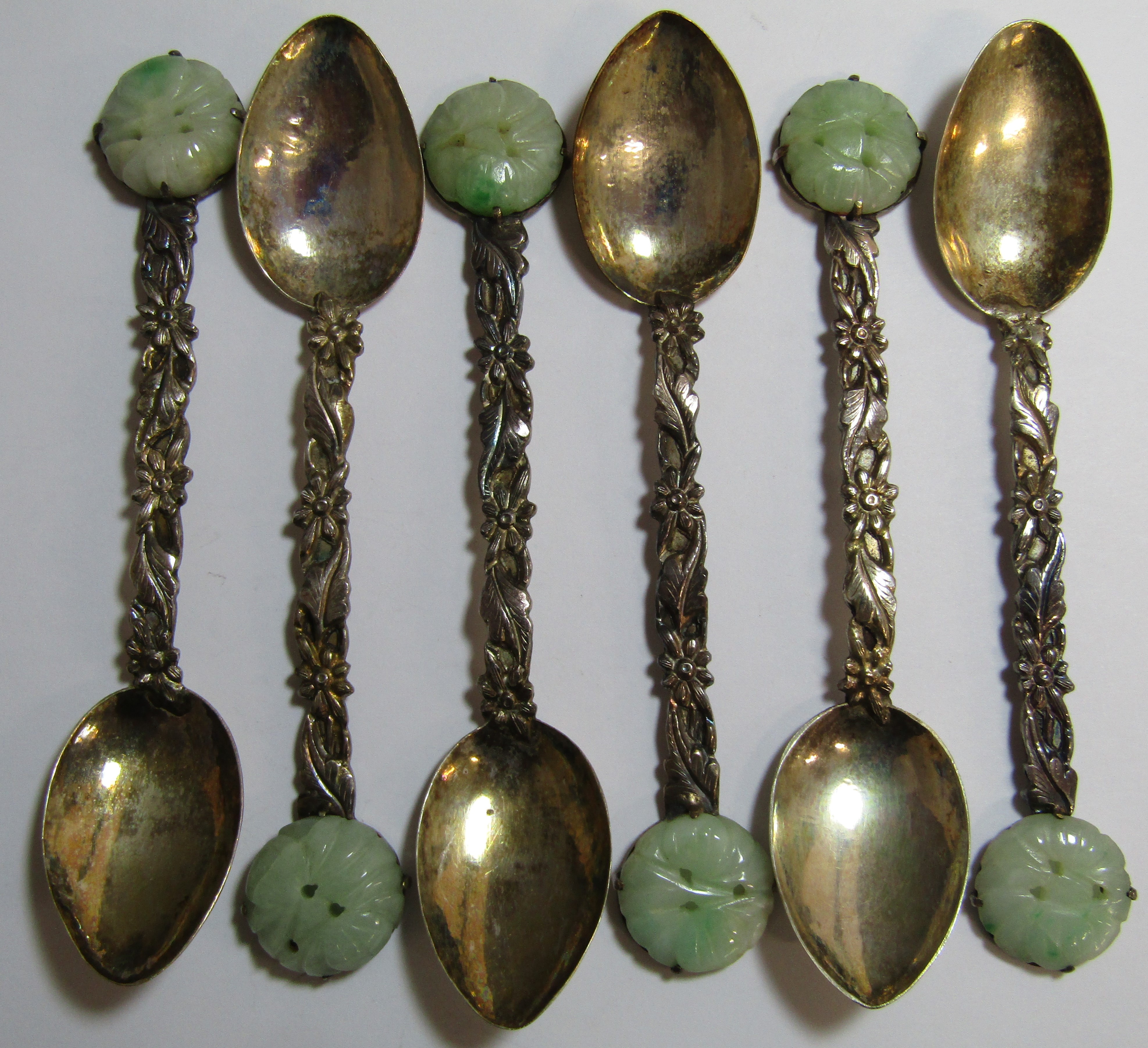 Boxed set of 6 Chinese silver spoons with decorative floral stem and set with circular jade - Image 4 of 15