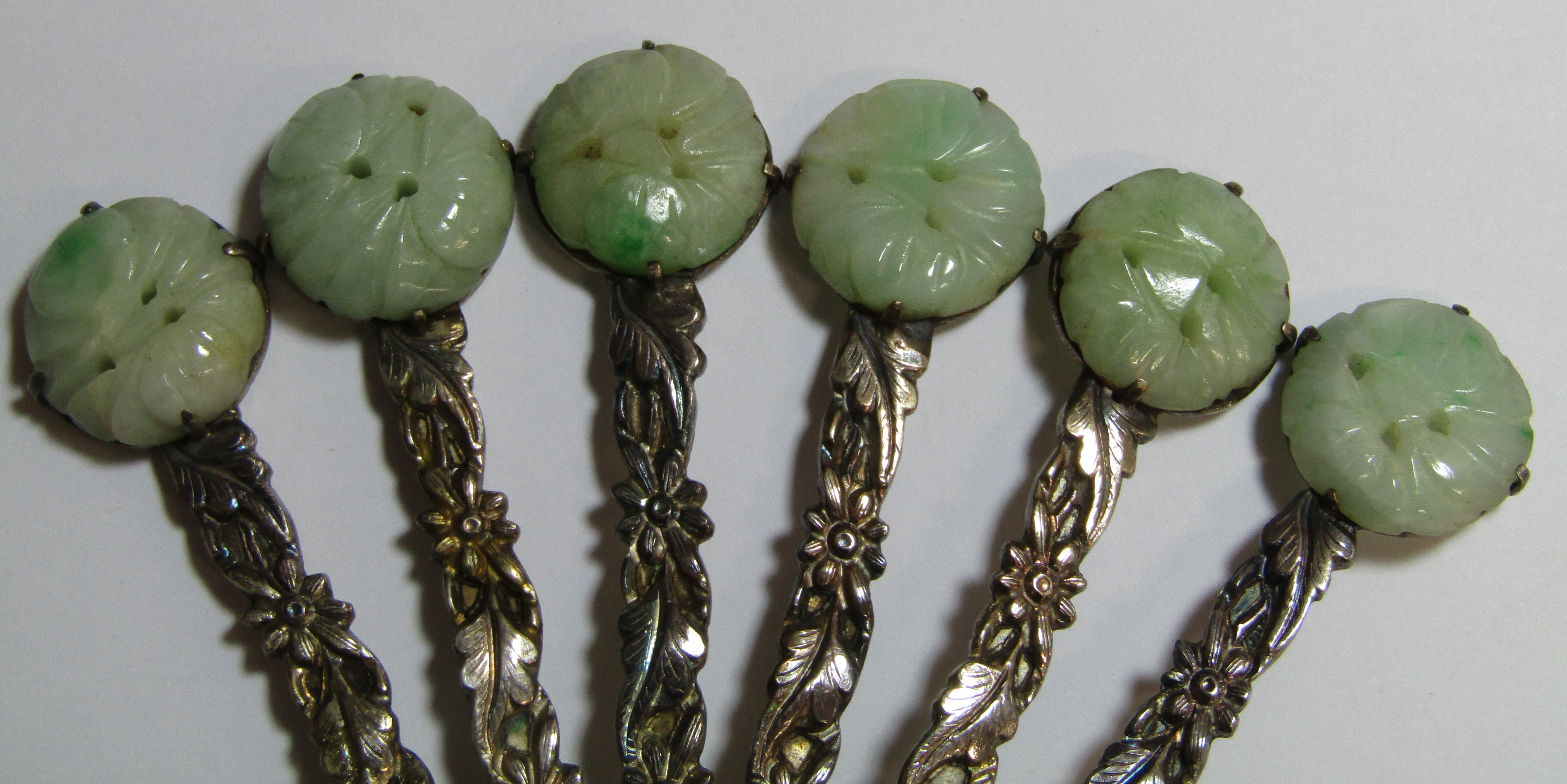 Boxed set of 6 Chinese silver spoons with decorative floral stem and set with circular jade - Image 6 of 15
