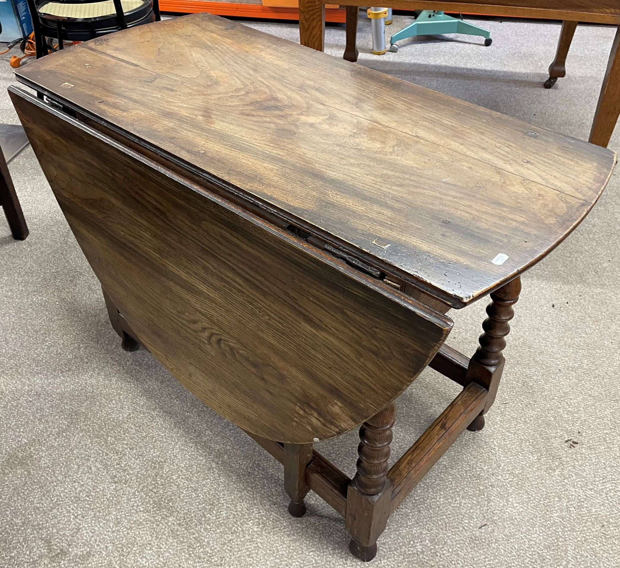 Reproduction oak gate leg table on turned legs with oval top (top needs reattaching) 144cm by - Image 3 of 3