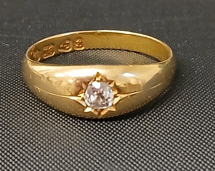 18ct gold gypsy ring set with single stone diamond, size N, 3.6g - Image 2 of 3