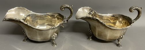 Pair of Georgian style silver sauce boats London 1913, total weight 15.3ozt