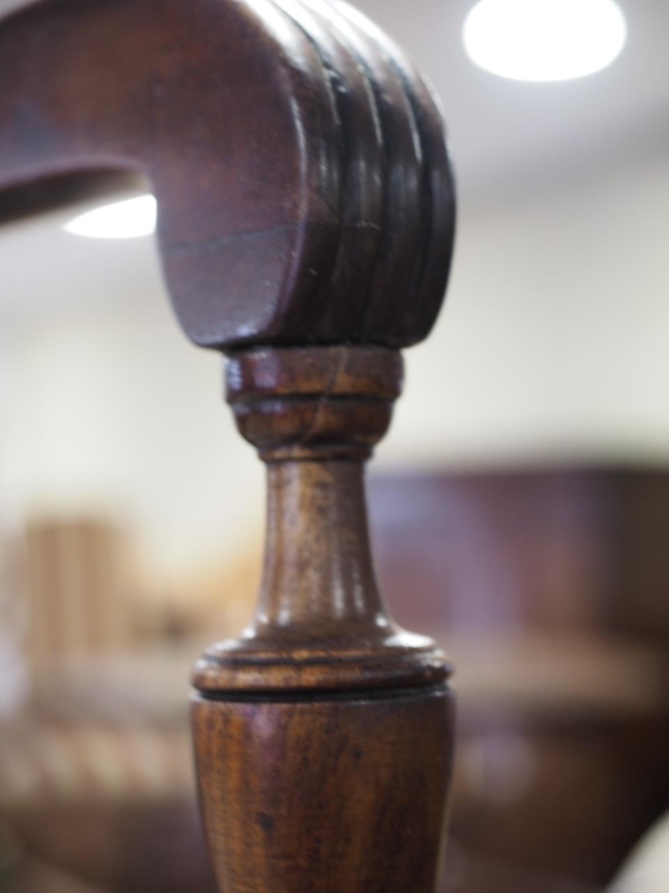 A Regency mahogany and brass inlaid bar back carver dining chair with stuffed over seat, on sabre - Image 3 of 4