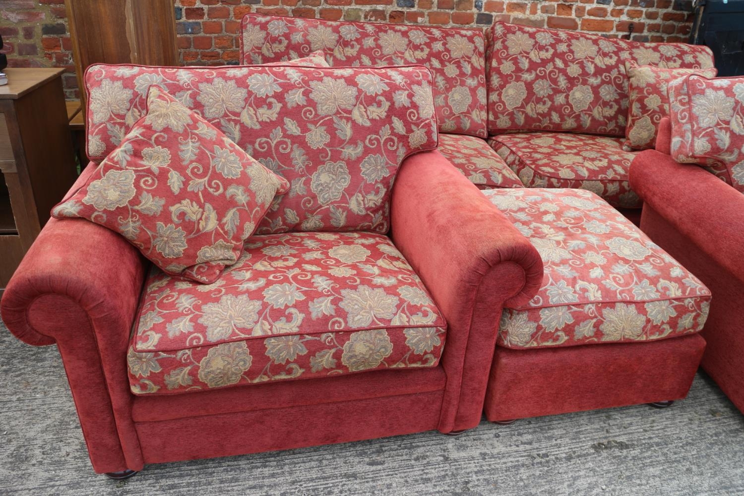 A four-seat settee with loose seat and back cushions, a pair of matching armchairs and two stools - Image 2 of 3