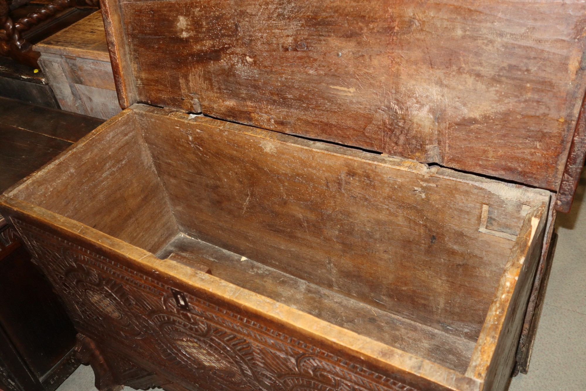 An early 18th century Syrian chip carved walnut and mother-of-pearl inlaid coffer chest with panel - Image 6 of 6