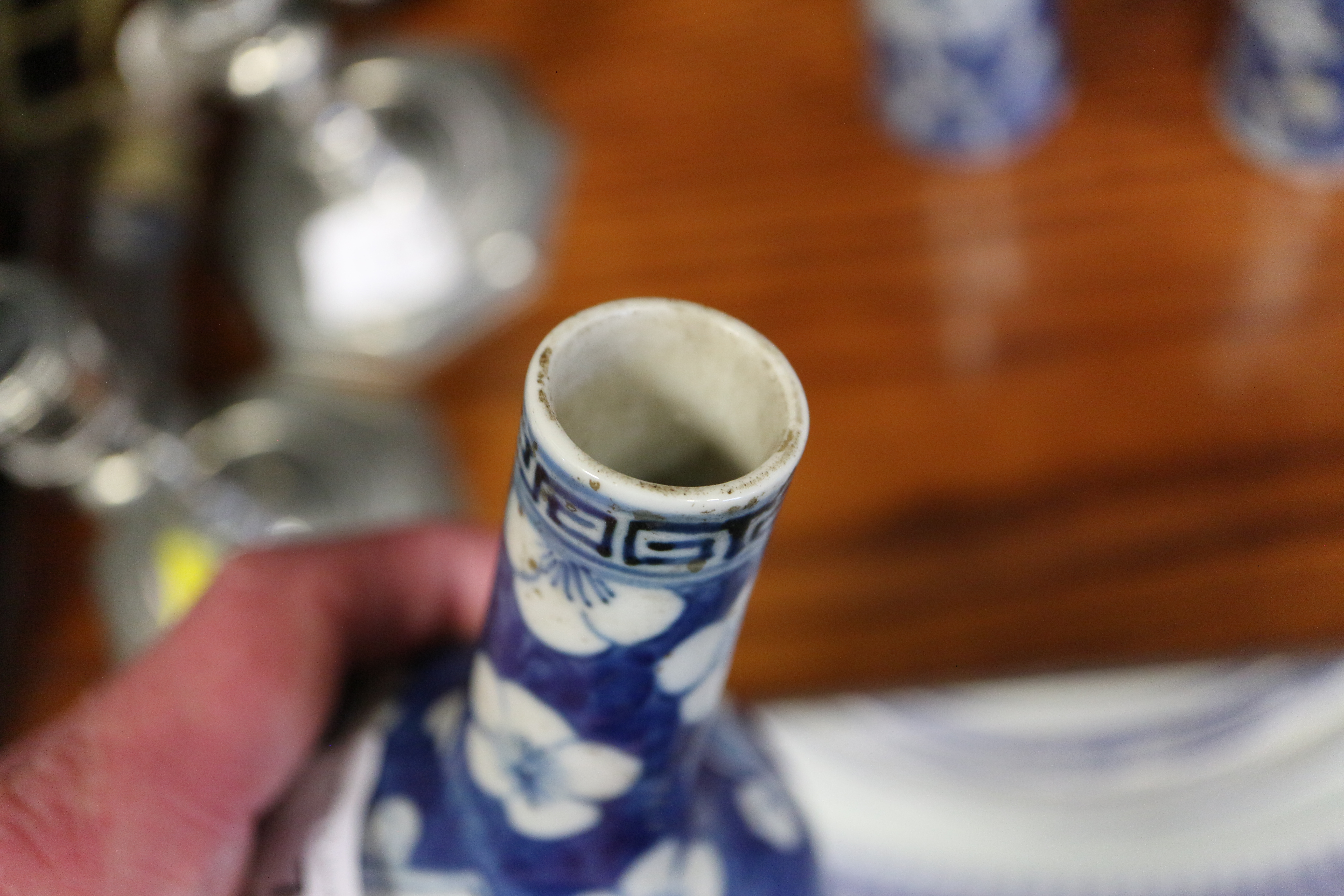 A pair of Chinese porcelain crackle ware vases with figure decoration, 8" high, a similar cylinder - Image 27 of 32