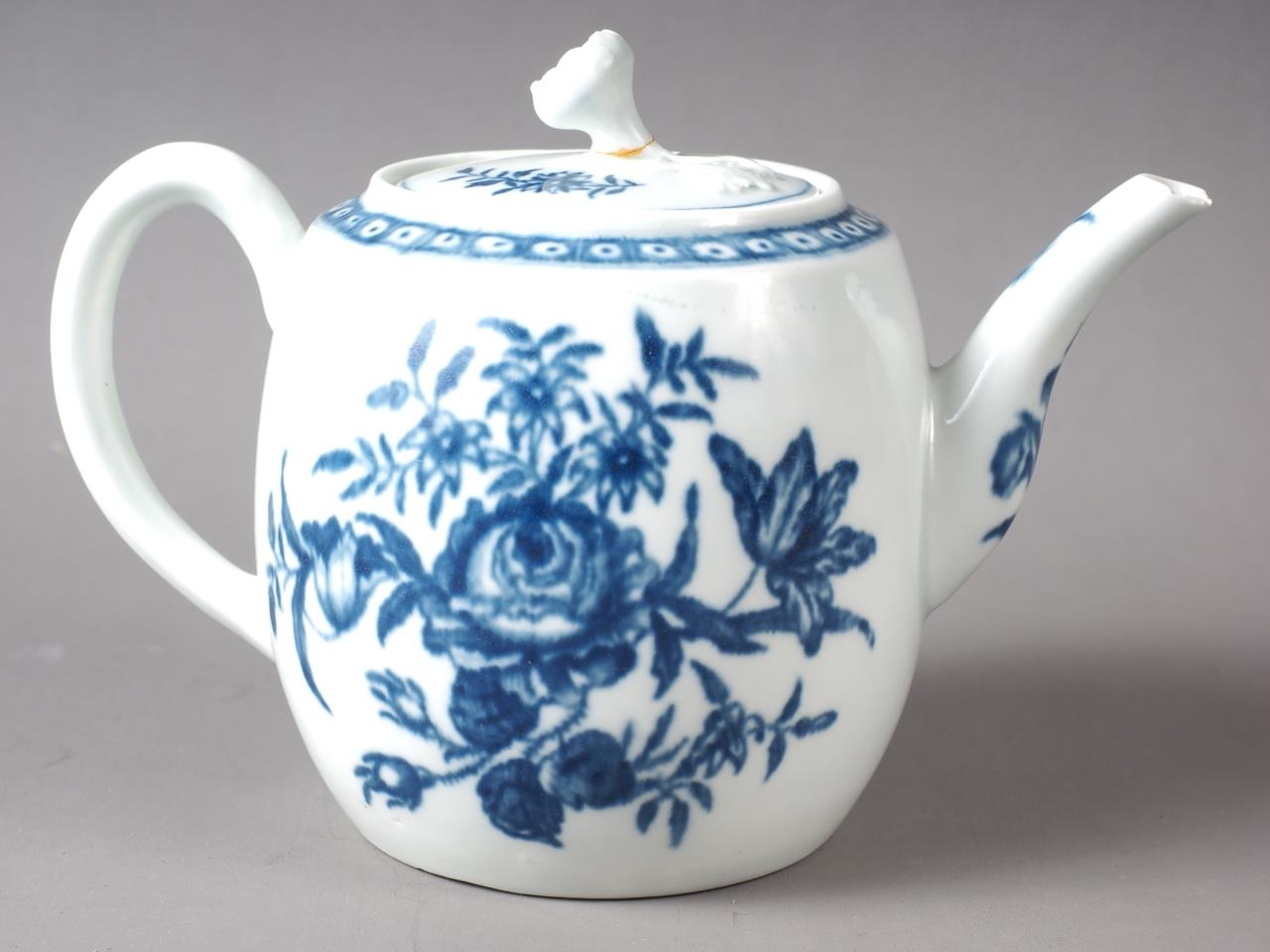 An 18th century Worcester porcelain drum teapot with floral decoration, 4" high (chips to spout, - Image 2 of 7