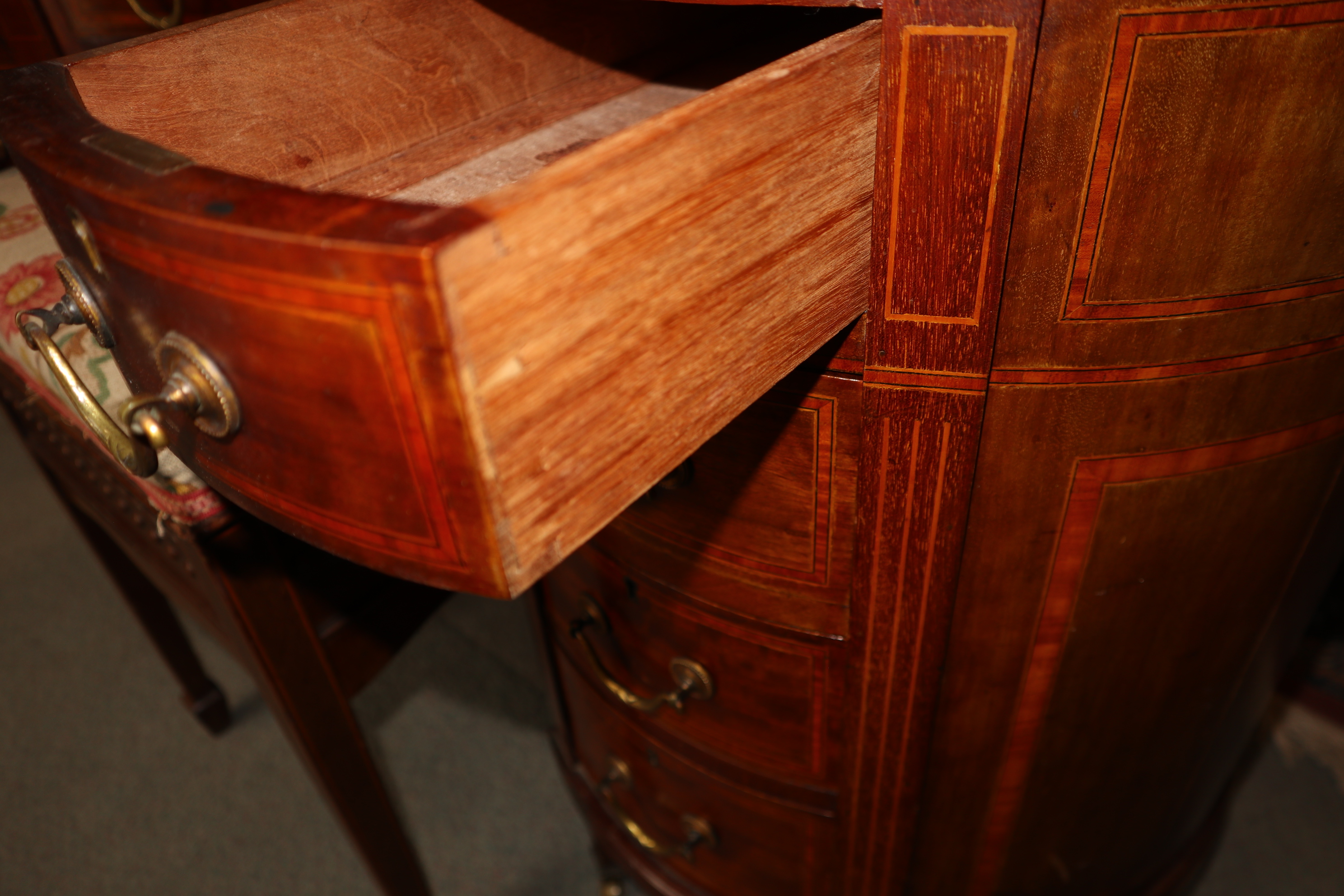 A Gillows style mahogany, satinwood banded and box line inlaid kidney-shape desk, fitted eight - Image 3 of 11