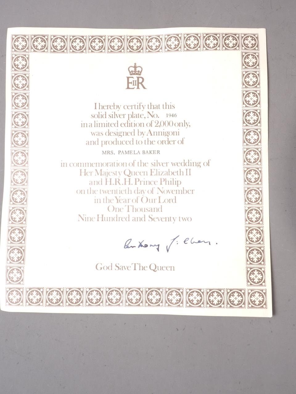 A Pietro Annigoni limited edition Queen Elizabeth II silver wedding anniversary commemorative silver - Image 3 of 3