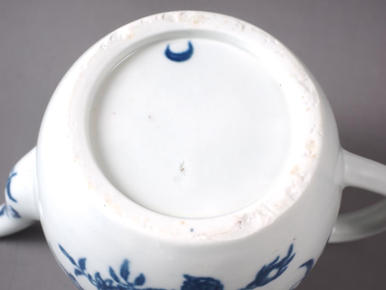 An 18th century Worcester porcelain drum teapot with floral decoration, 4" high (chips to spout, - Image 7 of 7
