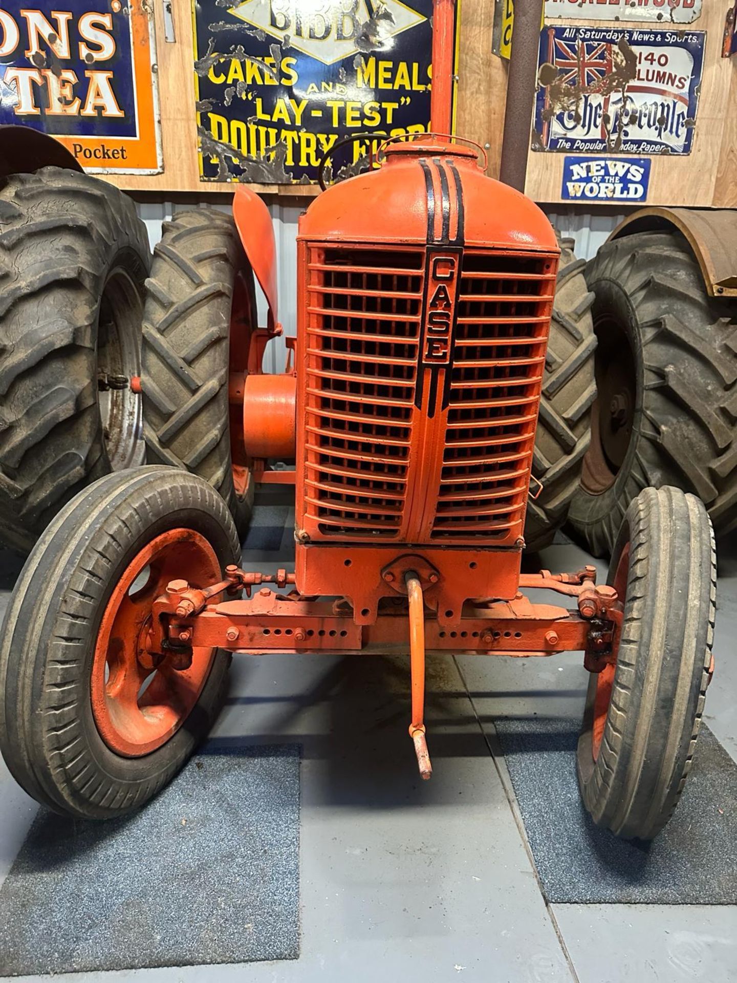 A Case DC4 tractor. - Image 3 of 11