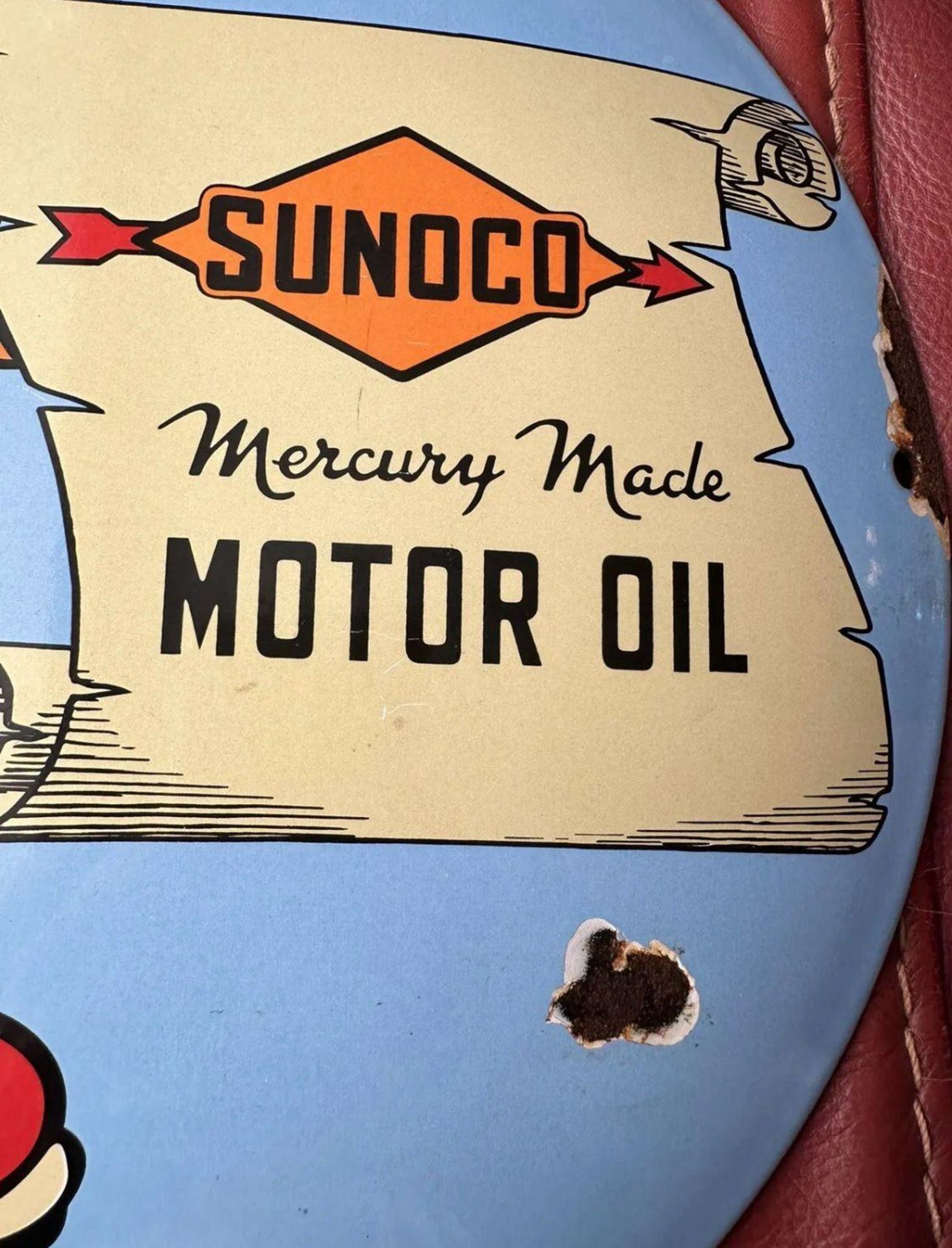 A contemporary 'distressed' enamelled advertising roundel for Sunuco Motor Oil featuring Walt - Image 3 of 7