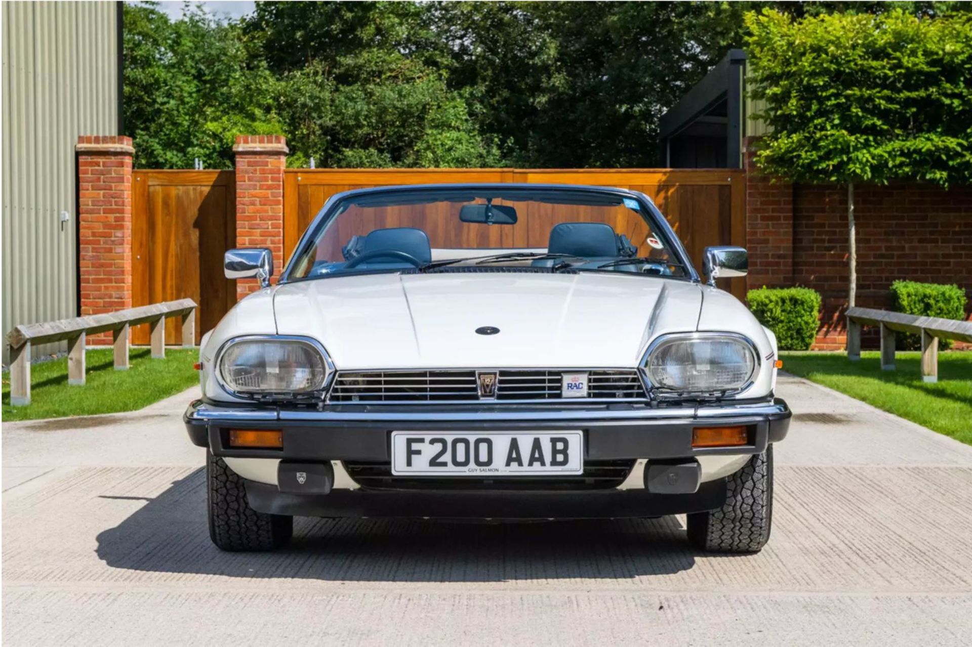 Jaguar XJ-S Convertible 1989. Just 19800 miles from new! - Image 4 of 10