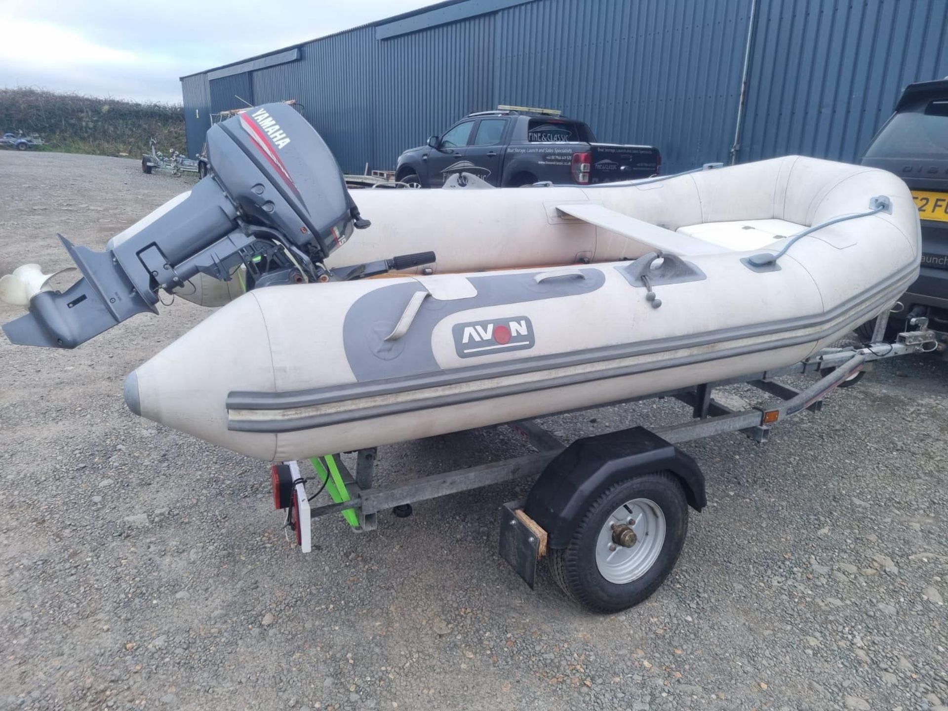 2004 Avon rigid inflatable boat with 2004 Yamaha 15HP two stroke outboard engine. - Image 2 of 7