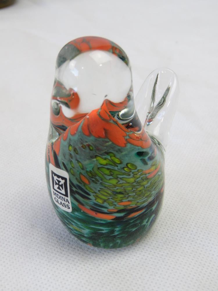 A quantity of paperweights including Swarovski crystal hedgehogs, Mdina glass, Selkirk glass, - Image 4 of 8