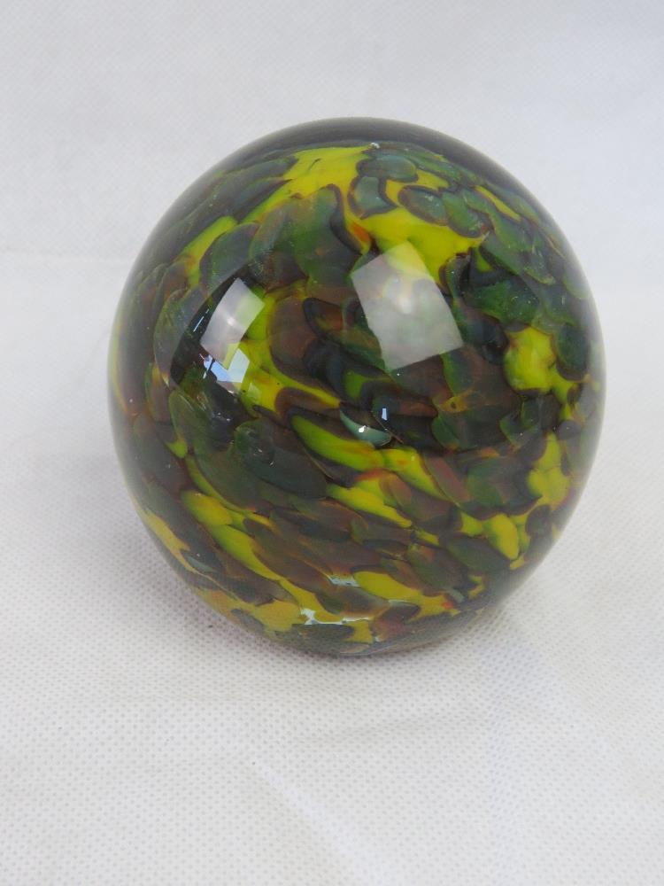A quantity of paperweights including Swarovski crystal hedgehogs, Mdina glass, Selkirk glass, - Image 2 of 8