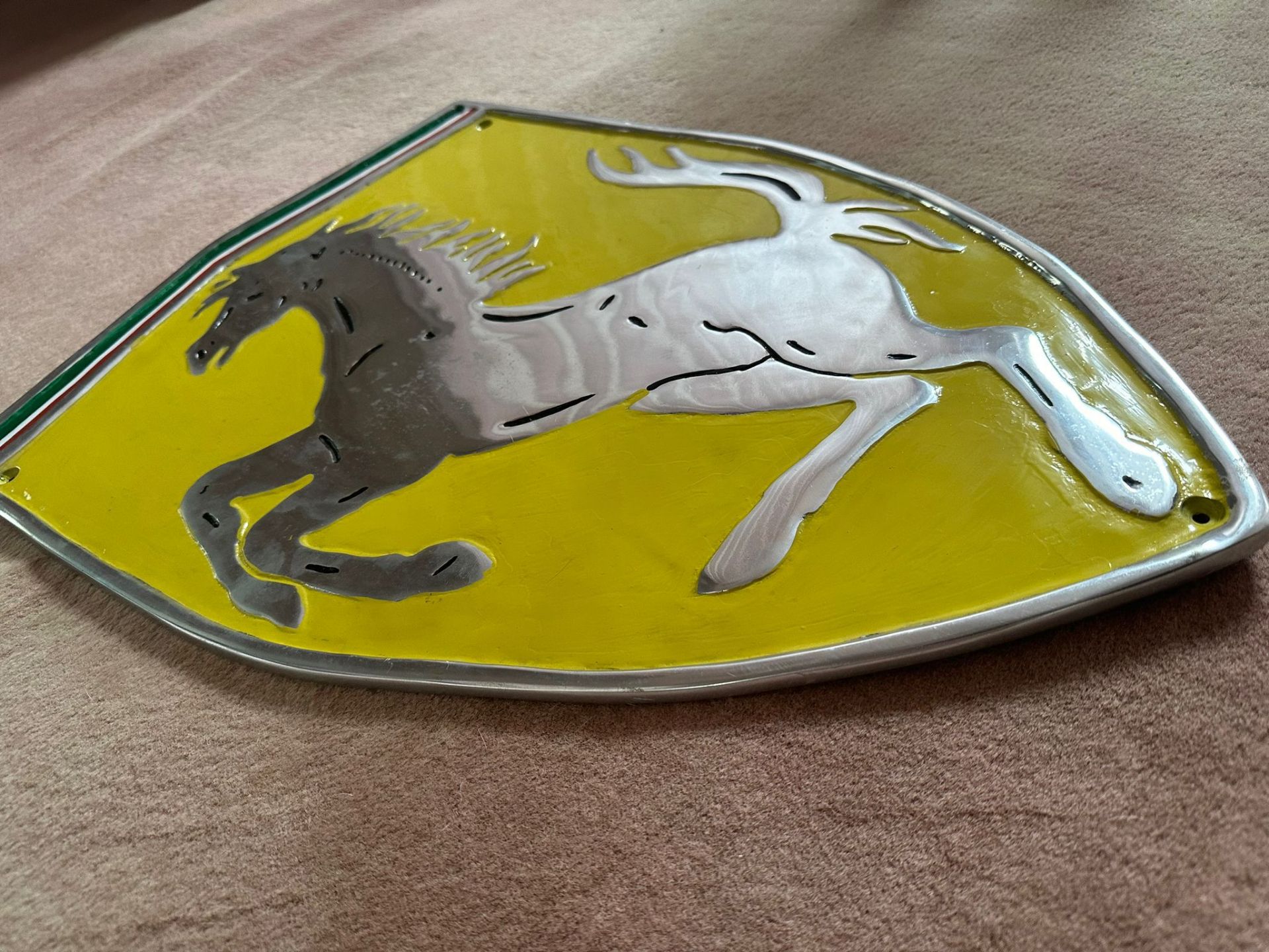 A cast aluminium Ferrari themed yellow-g - Bild 2 aus 4