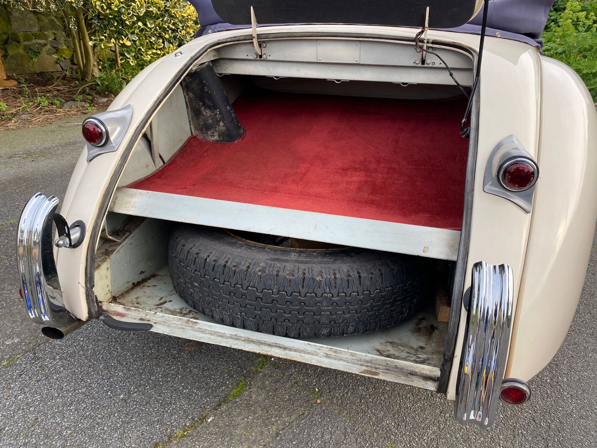 Jaguar XK120 1954 - Image 9 of 32