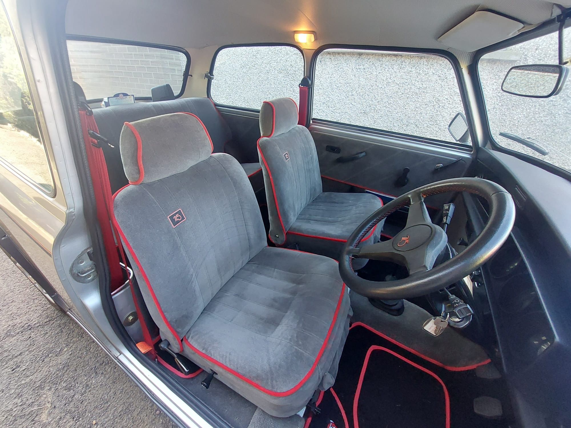 1984 Mini '25'- only 39.9 miles from new & unregistered - Image 30 of 57