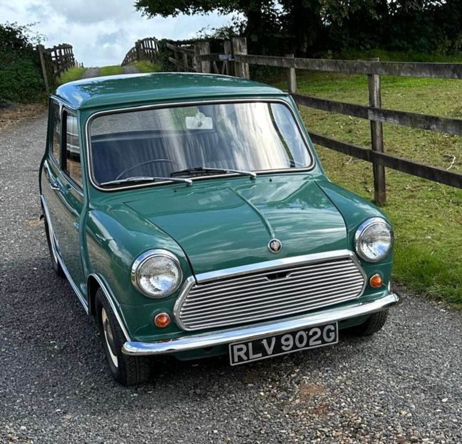 1968 Mini 860 - just 17,000 miles from new!