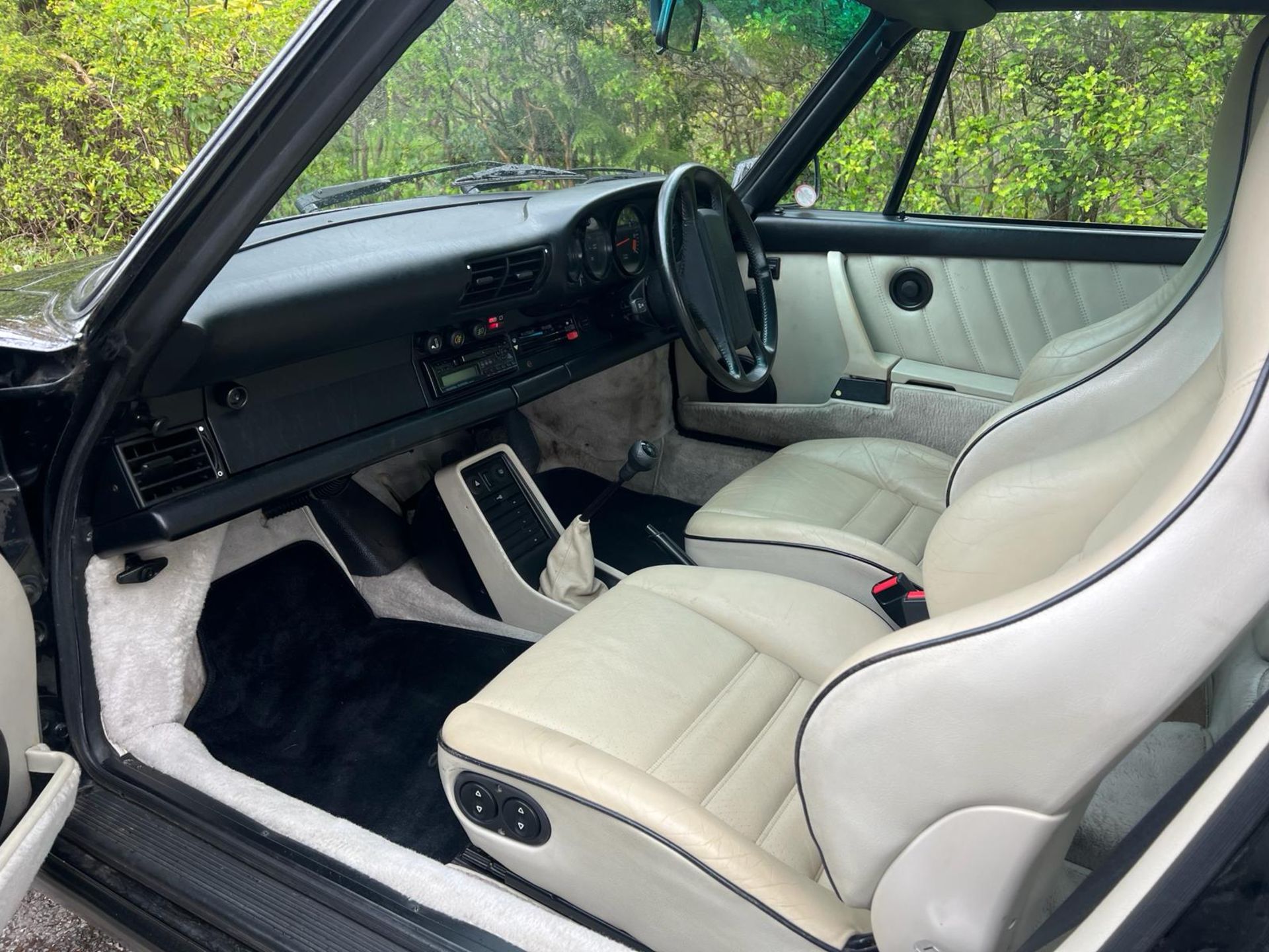 1988 Porsche Carrera Targa 3.2 - 61,000 miles of which only 3500 in past 25 years with current owner - Bild 10 aus 15