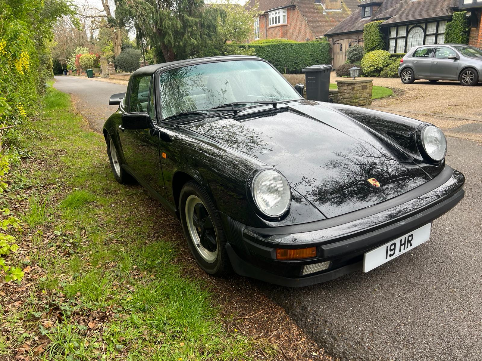 1988 Porsche Carrera Targa 3.2 - 61,000 miles of which only 3500 in past 25 years with current owner - Image 2 of 15