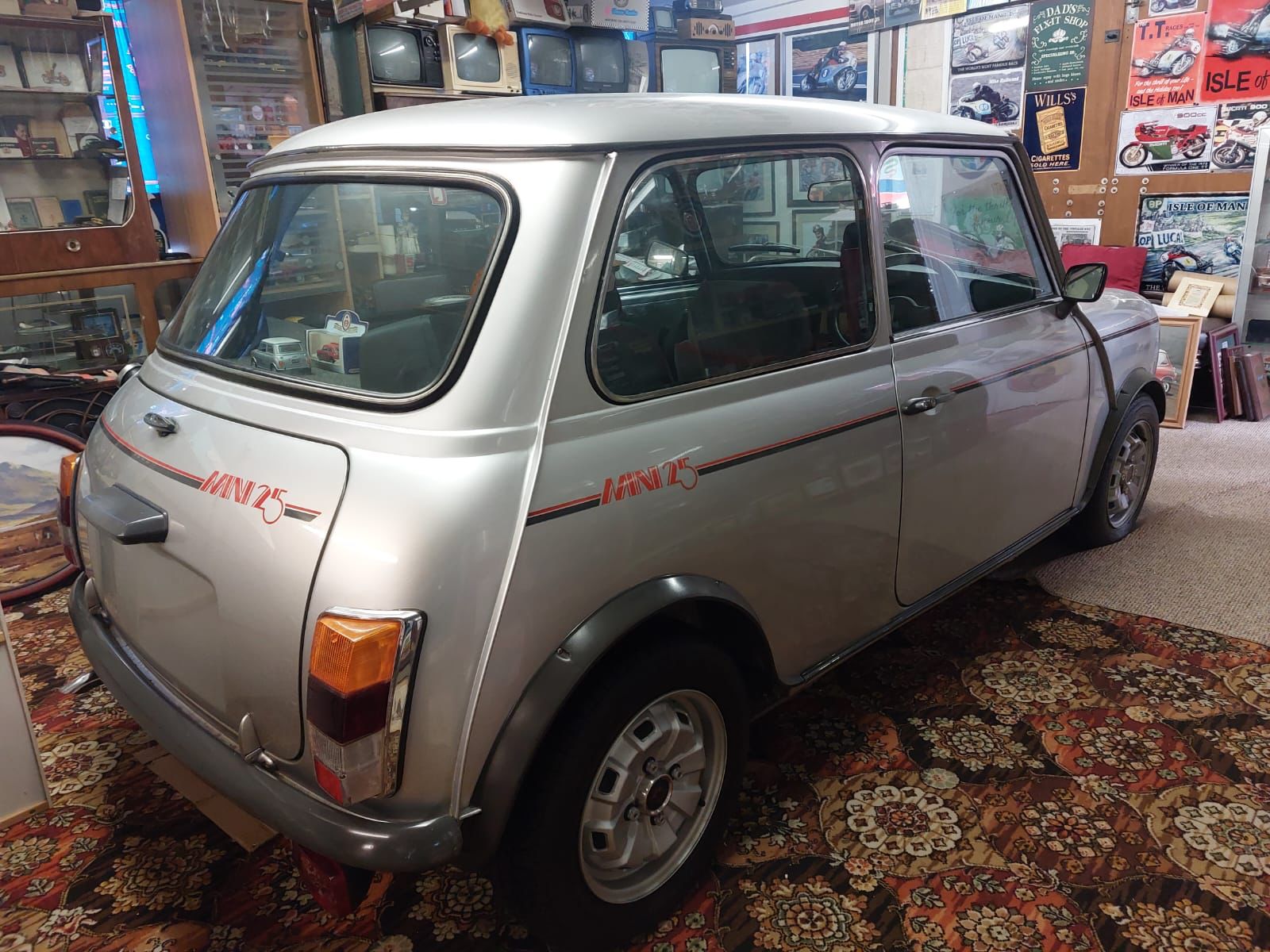 1984 Mini '25'- only 39.9 miles from new & unregistered - Image 15 of 57