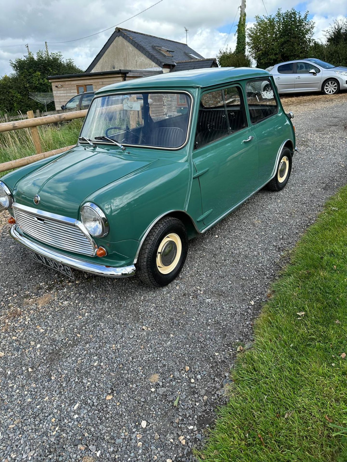 1968 Mini 860 - just 17,000 miles from new! - Image 3 of 27