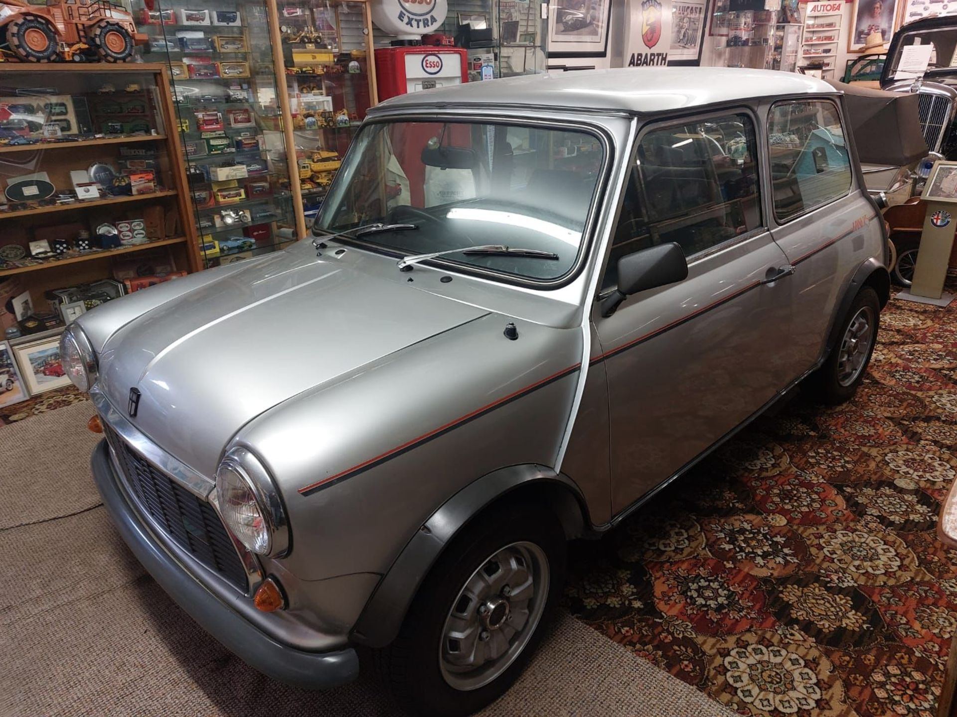 1984 Mini '25'- only 39.9 miles from new & unregistered - Image 11 of 57
