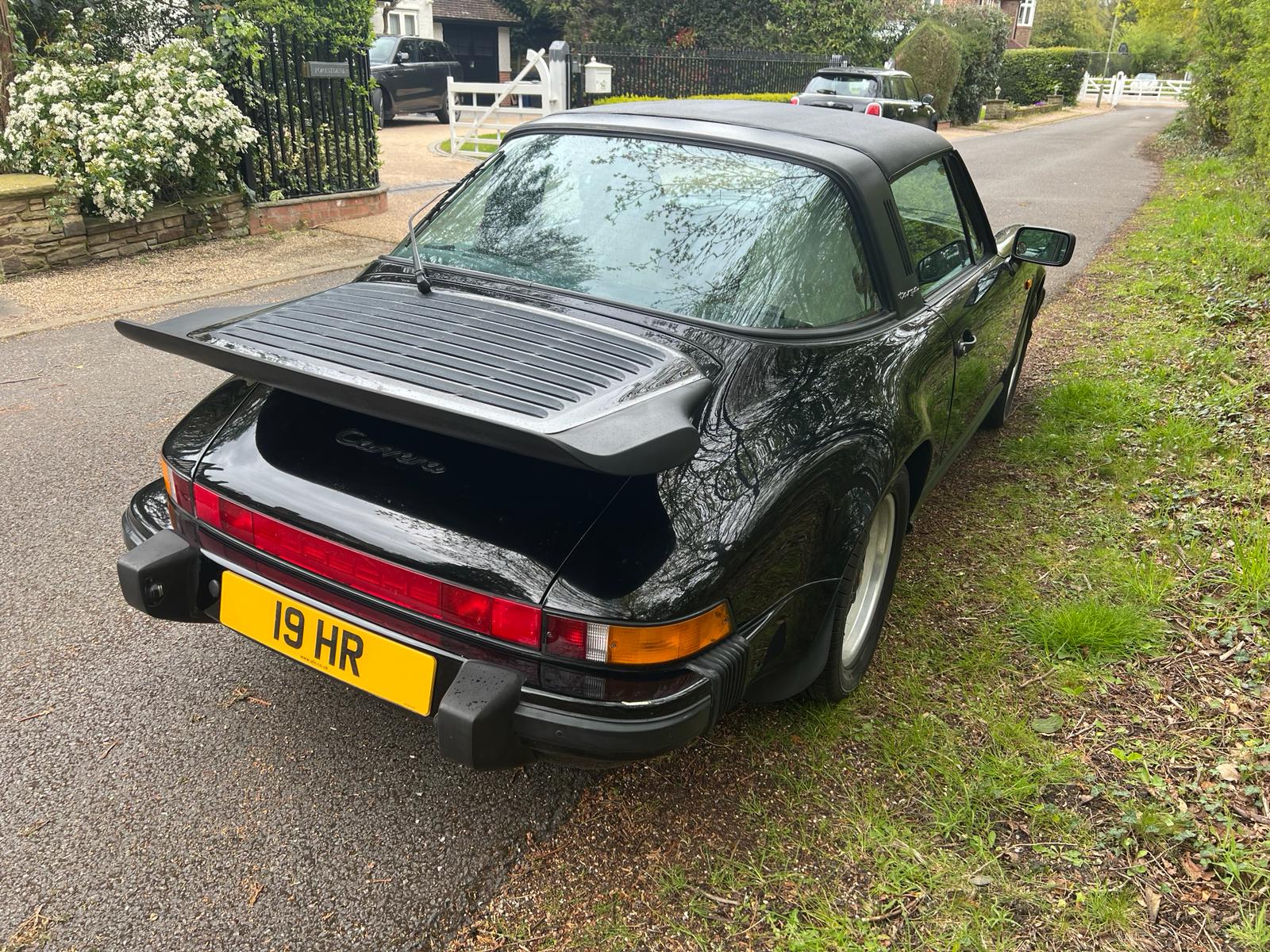 1988 Porsche Carrera Targa 3.2 - 61,000 miles of which only 3500 in past 25 years with current owner - Image 5 of 15