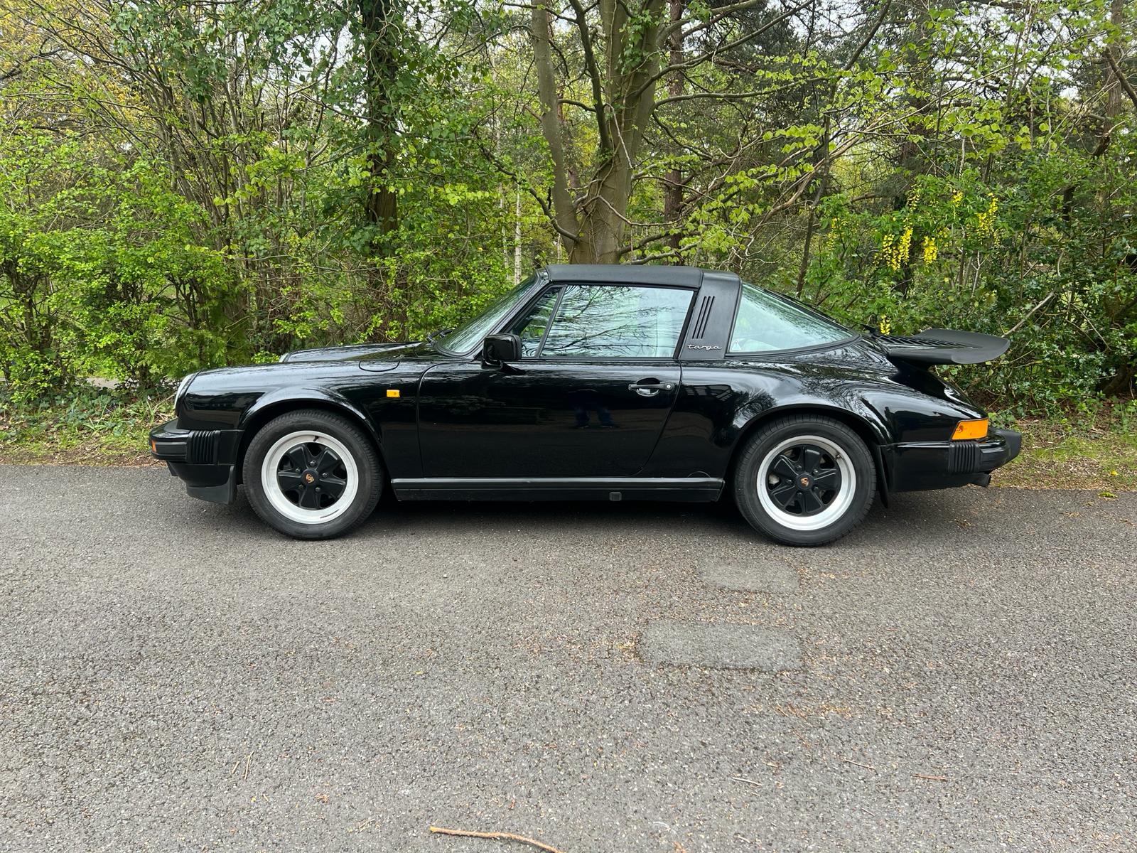 1988 Porsche Carrera Targa 3.2 - 61,000 miles of which only 3500 in past 25 years with current owner - Image 7 of 15