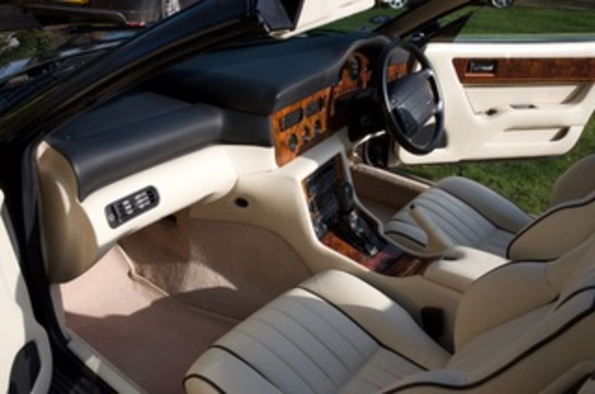 1993 Aston Martin Virage Volante - Having 11 months MOT and aviators number plate H1 AGL - Image 37 of 48