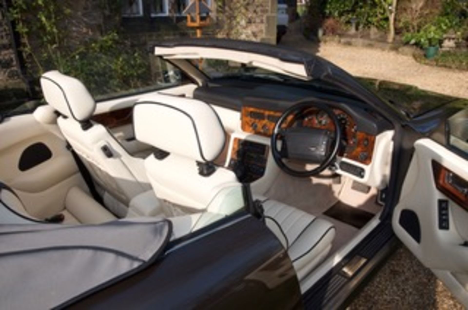 1993 Aston Martin Virage Volante - Having 11 months MOT and aviators number plate H1 AGL - Image 33 of 48