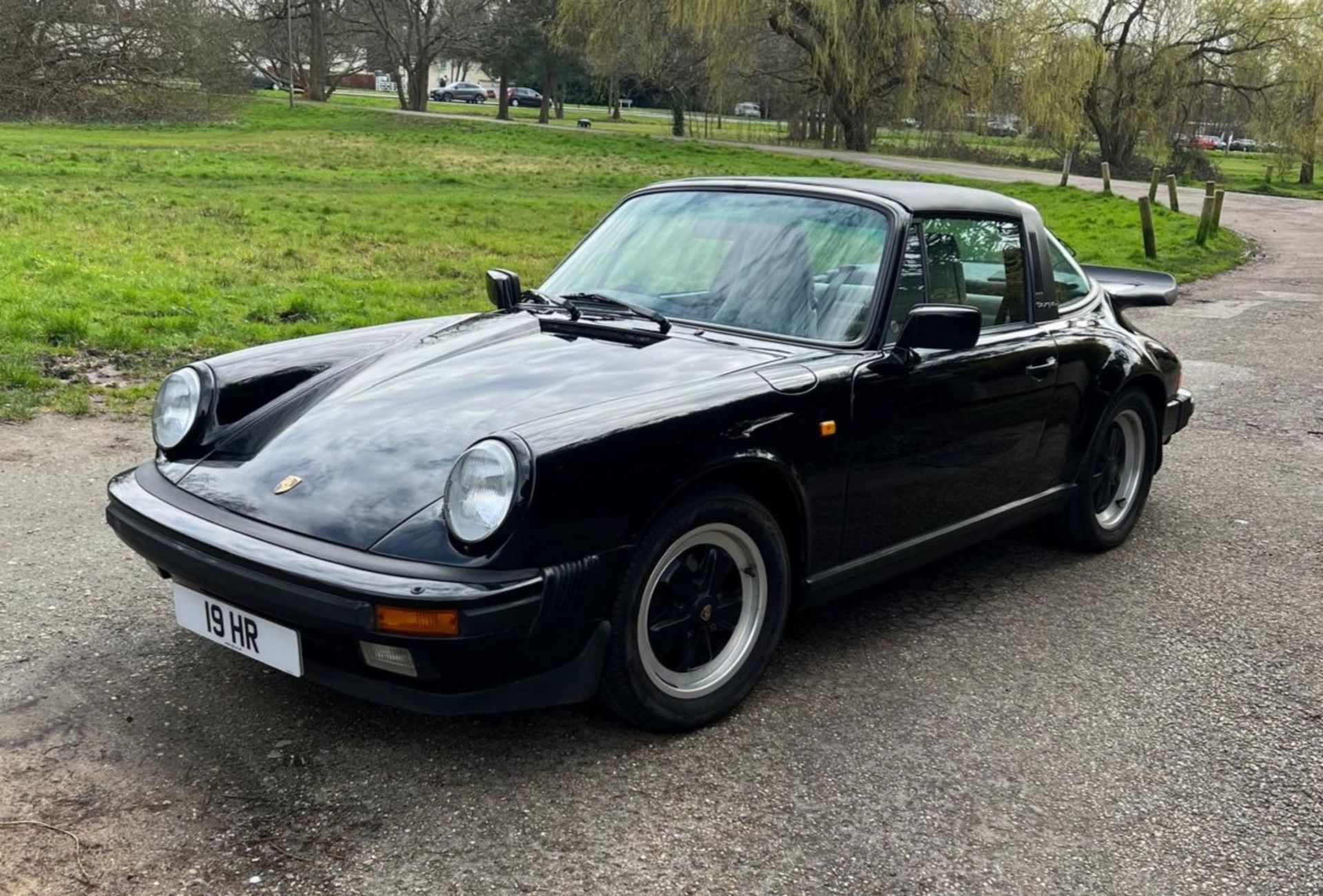 1988 Porsche Carrera Targa 3.2 - 27 yrs ownership, 61,000 miles with only 3500 miles in last 25 yrs - Image 2 of 18
